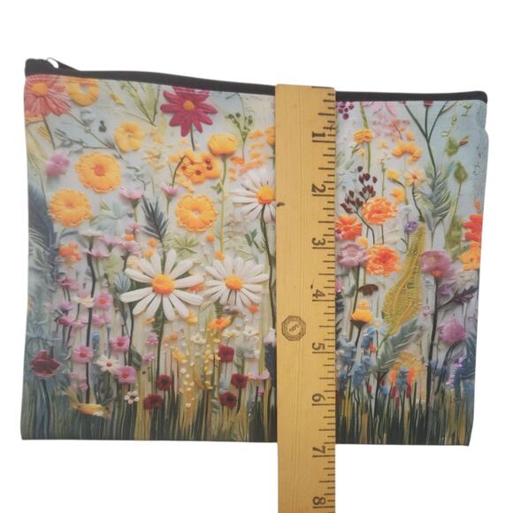 Daisy Floral Cosmetic Bag 7x8 -  Multi-Functional Makeup Pouch - Picture 5 of 9